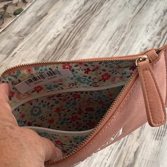 Cosmetic bag salmon monogram on the front never used good size 2 pouch z… - Picture 5 of 5